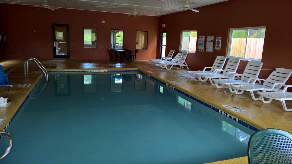 Baymont By Wyndham Cordele Hotel Exterior photo