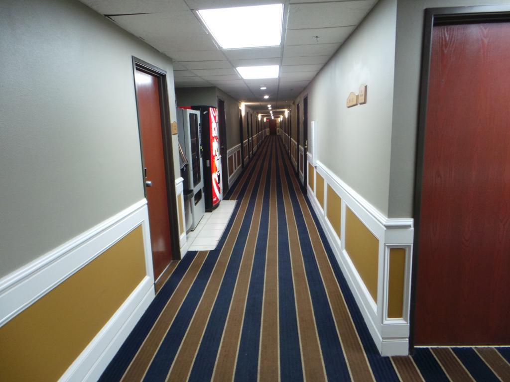 Baymont By Wyndham Cordele Hotel Exterior photo