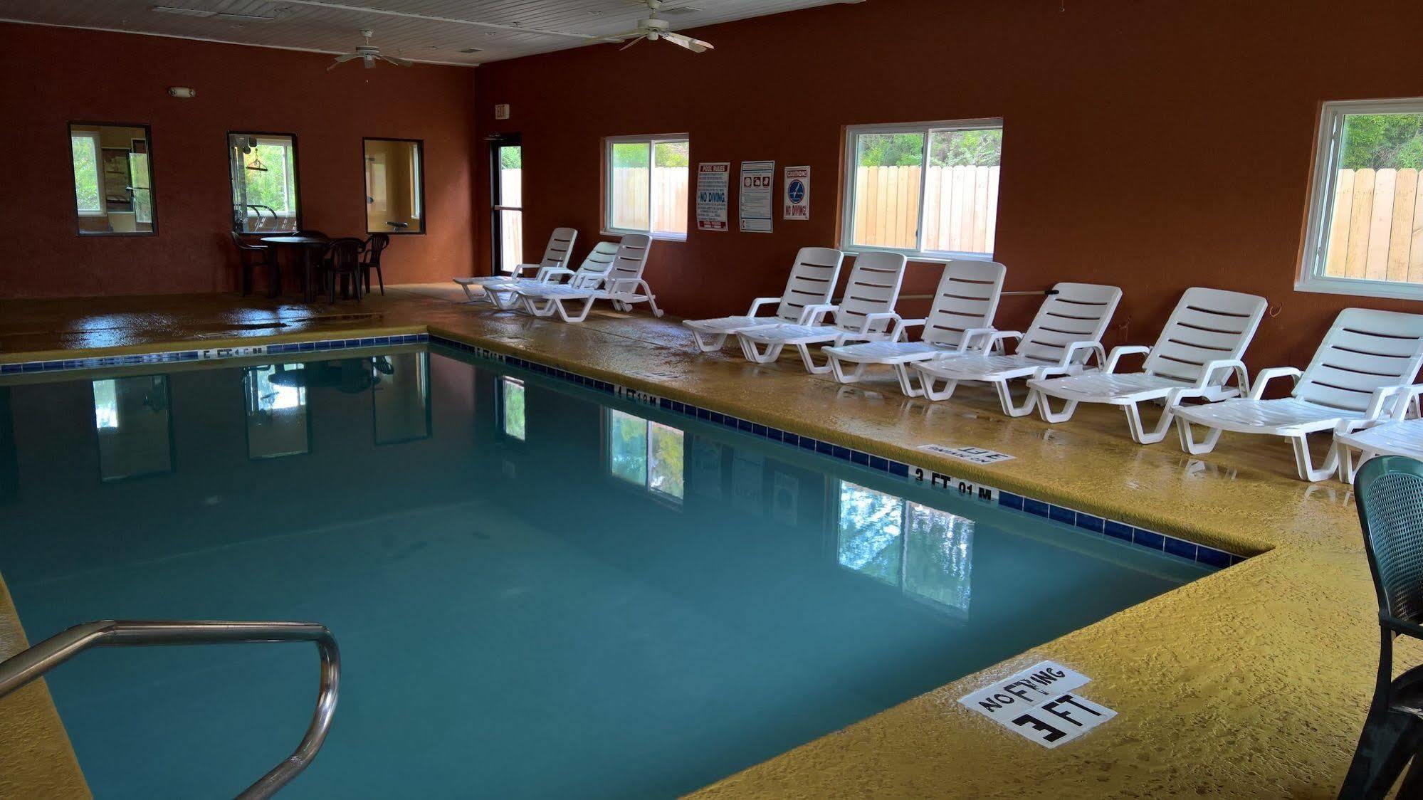 Baymont By Wyndham Cordele Hotel Exterior photo
